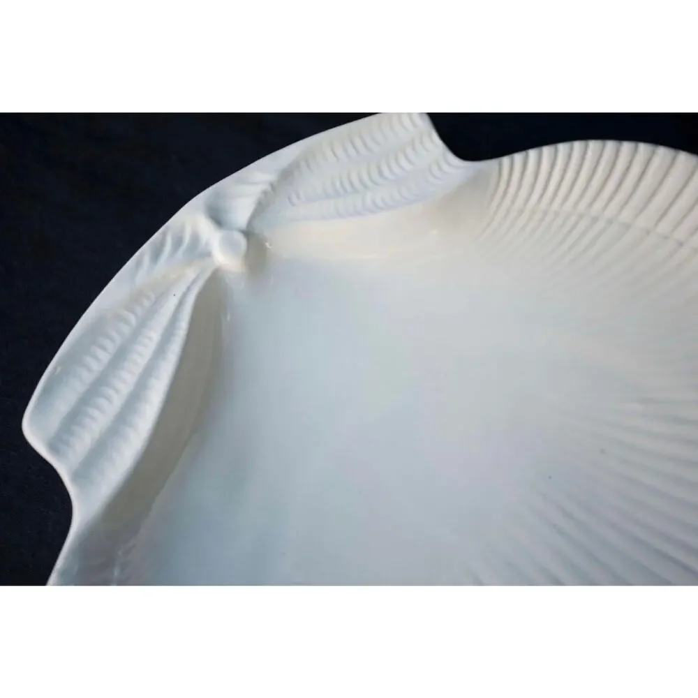 Tiffany & Co. White Scallop-Shaped 8